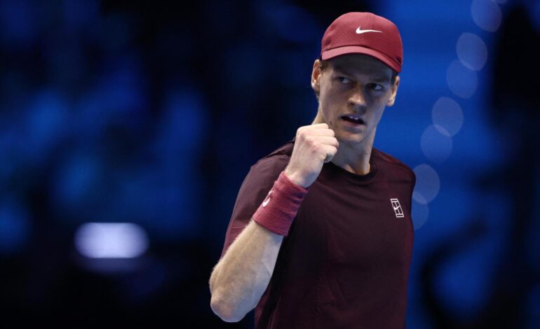 Alcaraz sucumbe ante la perfección de Sinner y se queda a las puertas de las ATP Finals