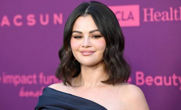 Selena Gómez tiene sus favoritos de maquillaje en sets perfectos para regalar estas navidades