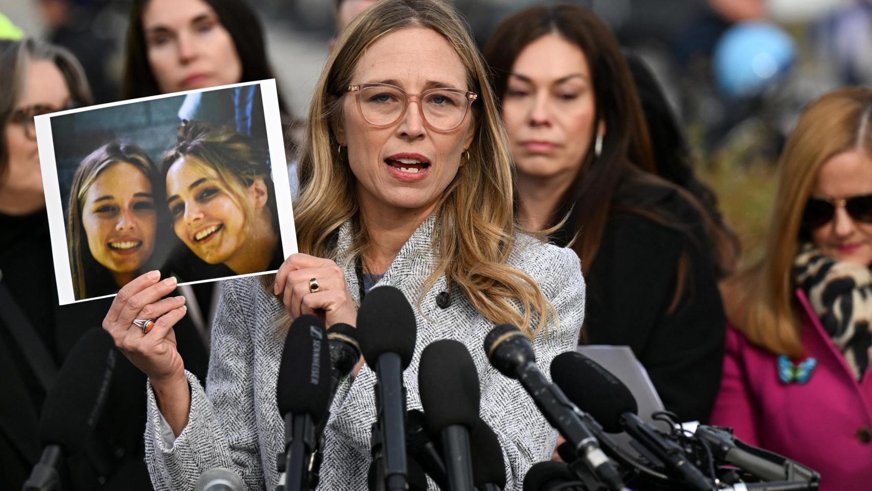 Todos los republicanos salvo uno votan a favor de investigar los archivos de Epstein que comprometen a Donald Trump