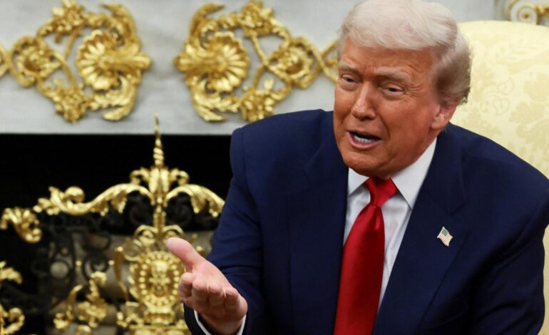 Trump insulta a una periodista cuando le preguntaba sobre los archivos de Epstein y desata las críticas: «Cállate, cerdita»