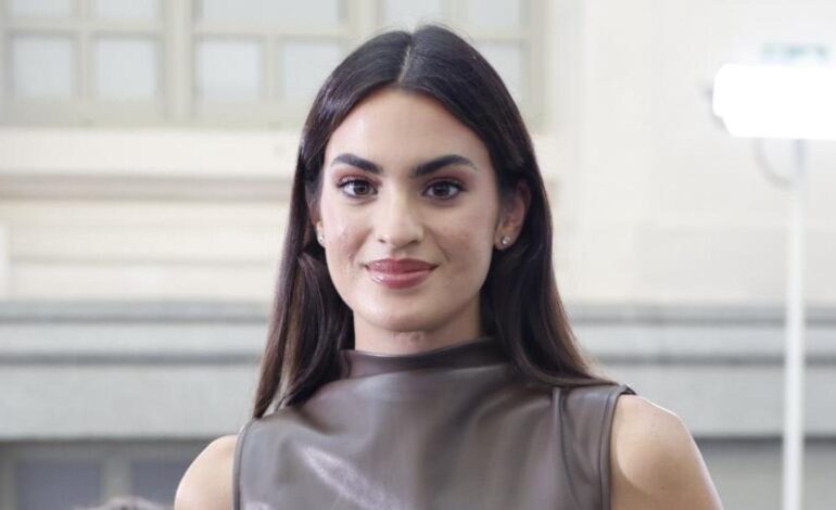 Marta Lozano confía en la colección de María Fernández-Rubíes con Redondo Brand y luce este espectacular abrigo