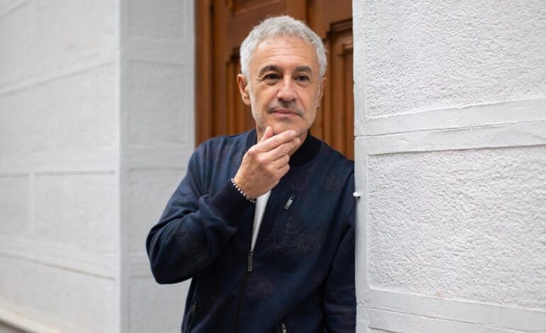 Me levanto a las 7 de la mañana, como a la 1 y a las 8 ya estoy cenando