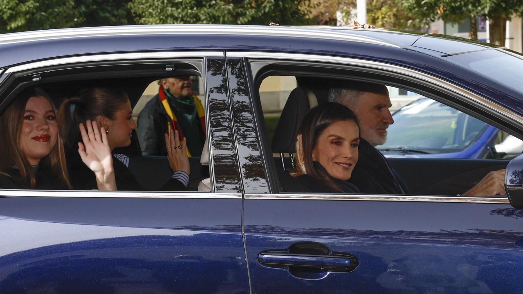 El rey Juan Carlos se reúne en un almuerzo privado e histórico con los reyes Felipe y Letizia y toda su familia en El Pardo