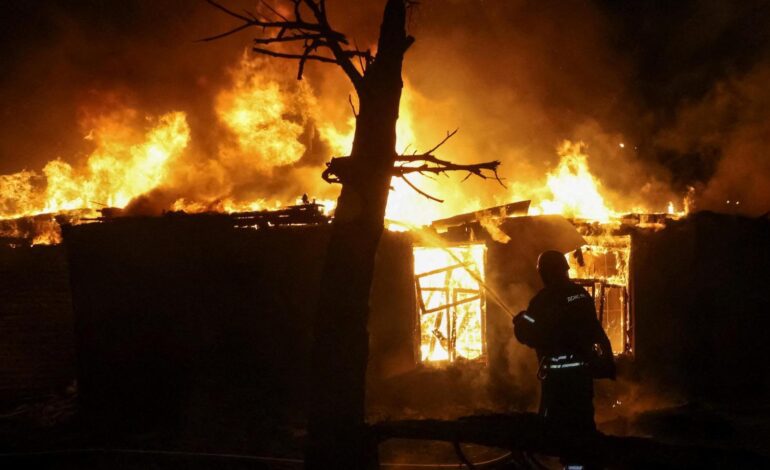 Rusia bombardea Járkov y deja cuatro muertos y 17 heridos mientras Ucrania negocia la paz con Estados Unidos