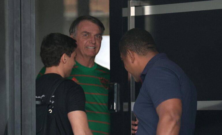 El Supremo de Brasil ordena que Bolsonaro comience a cumplir su pena de 27 años en la sede de la Policía en Brasilia