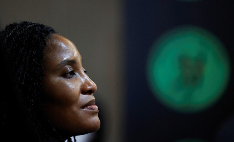 La hija de expresidente sudafricano Zuma dimite como diputada tras ser acusada de reclutar ciudadanos para Rusia