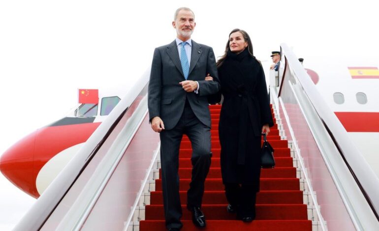 REYES ESPAÑA CHINA | Los reyes de España llegan a Chengdú, donde iniciarán su viaje de Estado a China