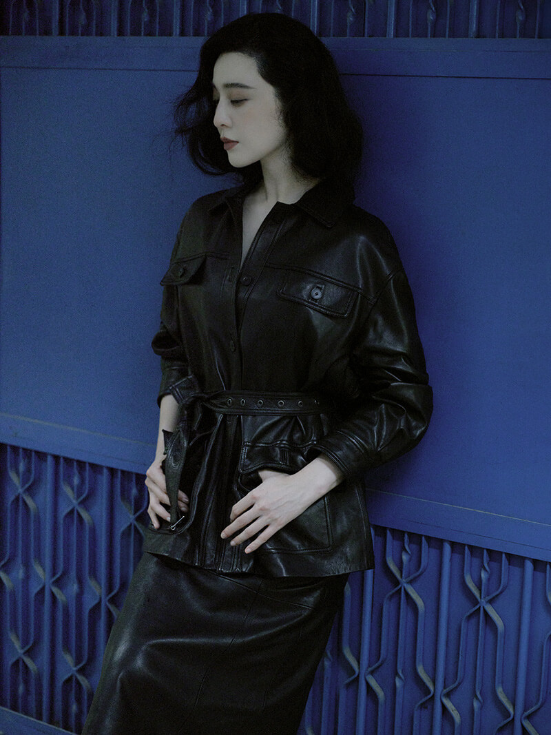 Chaqueta, de Peacebird; falda, de Marine Serre.