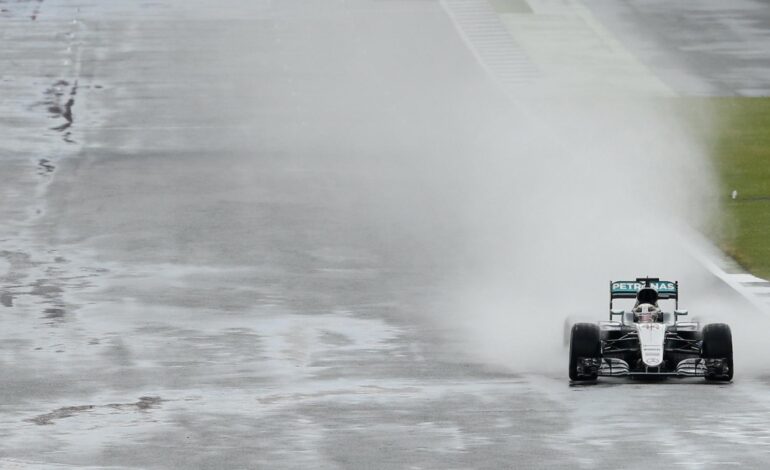 La grieta en la normativa de la FIA que podría cambiar la lucha de Carlos Sainz y Fernando Alonso