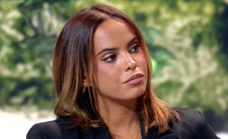 La relación de Iván González y Gloria Camila termina igual de mal que empezó en ‘SV All Stars’: «Dejaste a tu novio tirado»