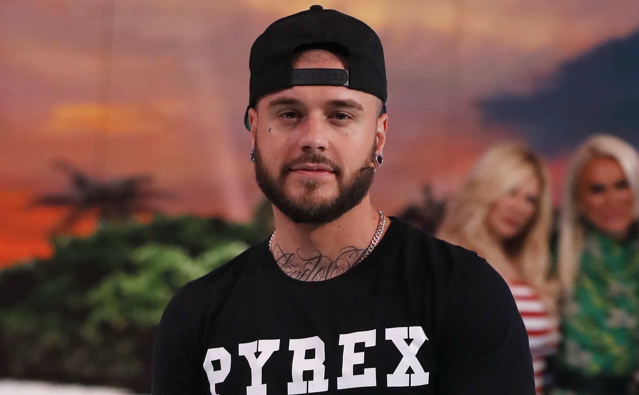 Adrián Rodríguez anuncia que ha sufrido una recaída en sus adicciones: «Estaré completamente incomunicado»