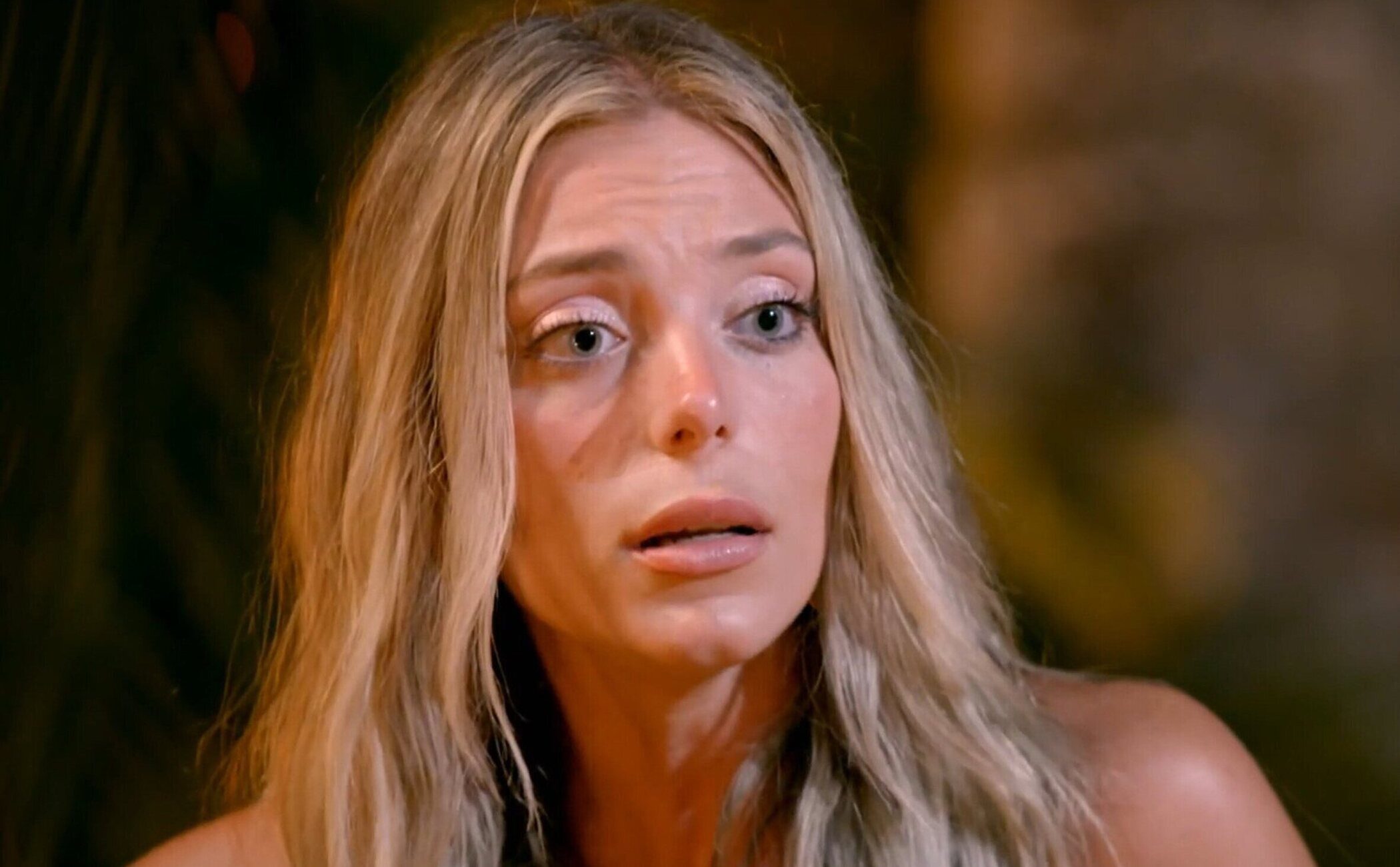 Claudia y Gilbert son sancionados por su comportamiento y son sus compañeros de ‘LIDLT 9’ los que ven las imágenes por ellos