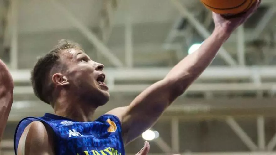 Dan Duscak, jugador de Baloncesto de Alimerka Oviedo: "Oviedo merecía un espacio como el Palacio de los Deportes para que la afición pudiera venir a vernos"