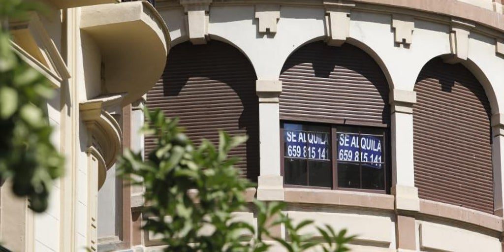 La ponencia de la ley de alquileres de temporada aprueba su informe, con la prohibición de cobrar al inquilino un seguro por el impago de la renta