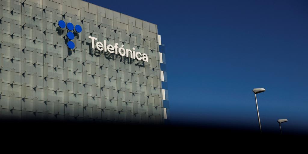 Telefónica y Vodafone España venden el 40% de su ‘joint venture’ de fibra a AXA IM por 500 millones de euros