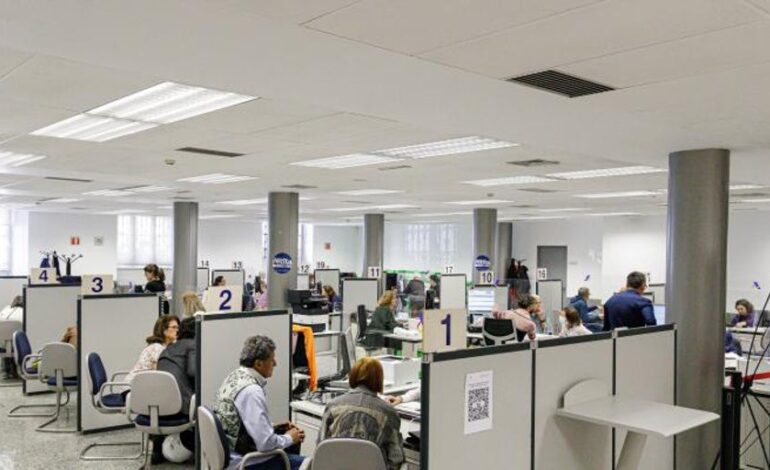 El Gobierno ofrece a los funcionarios una subida del 10% entre este año y 2028