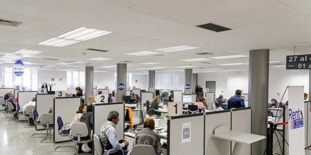 El Gobierno ofrece a los funcionarios una subida del 10% entre este año y 2028