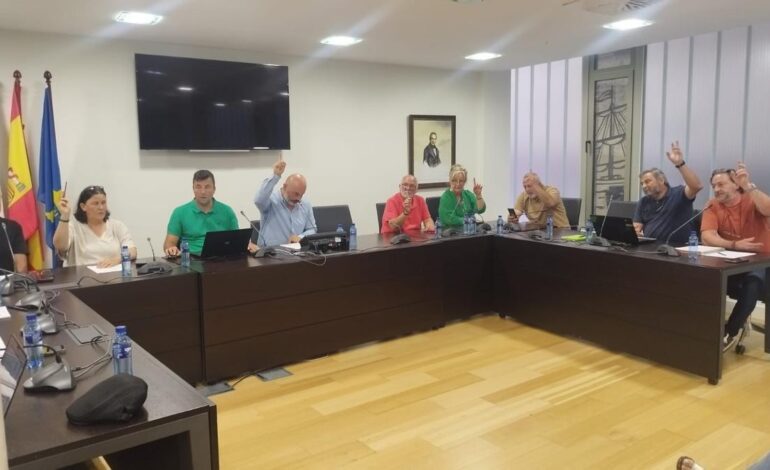 REFRIEGA POLÍTICA RIBADESELLA | Pueblu se une al PSOE y exige la dimisión del alcalde de Ribadesella