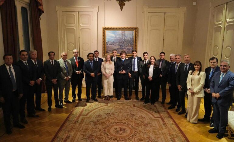 La ‘primavera’ de Javier Milei comienza con dólares prestados y nuevos consensos internos