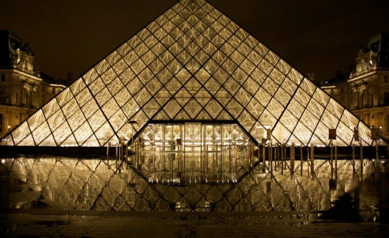 Imputada una mujer de 38 años por complicidad en el robo de joyas del Louvre