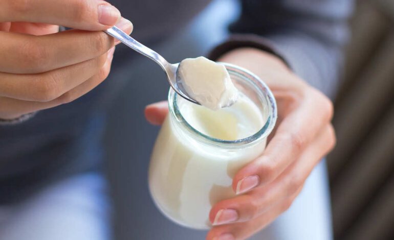 “Muchos yogures comerciales están cargados de azúcares, lo que los convierte en un postre, no en un alimento saludable”