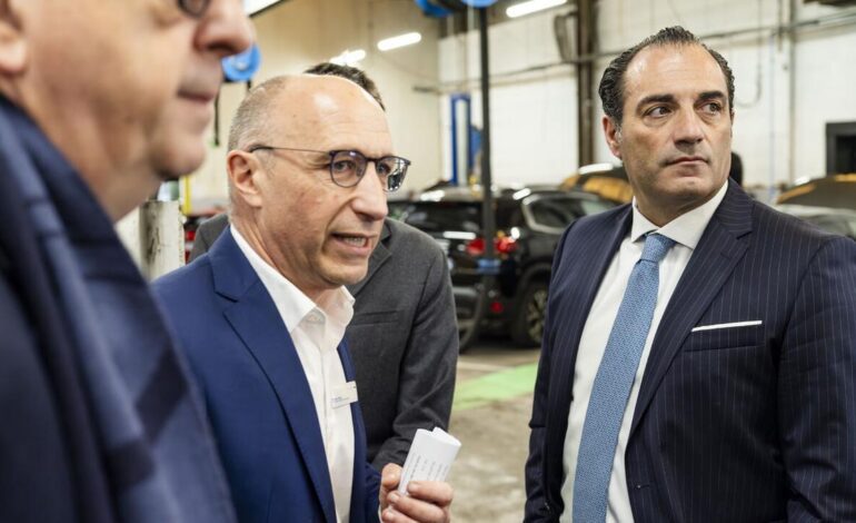 El director general de Stellantis pide alargar a 2045 el veto a la combustión para no «destruir empleos»