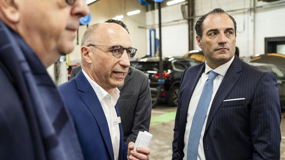 El director general de Stellantis pide alargar a 2045 el veto a la combustión para no «destruir empleos»