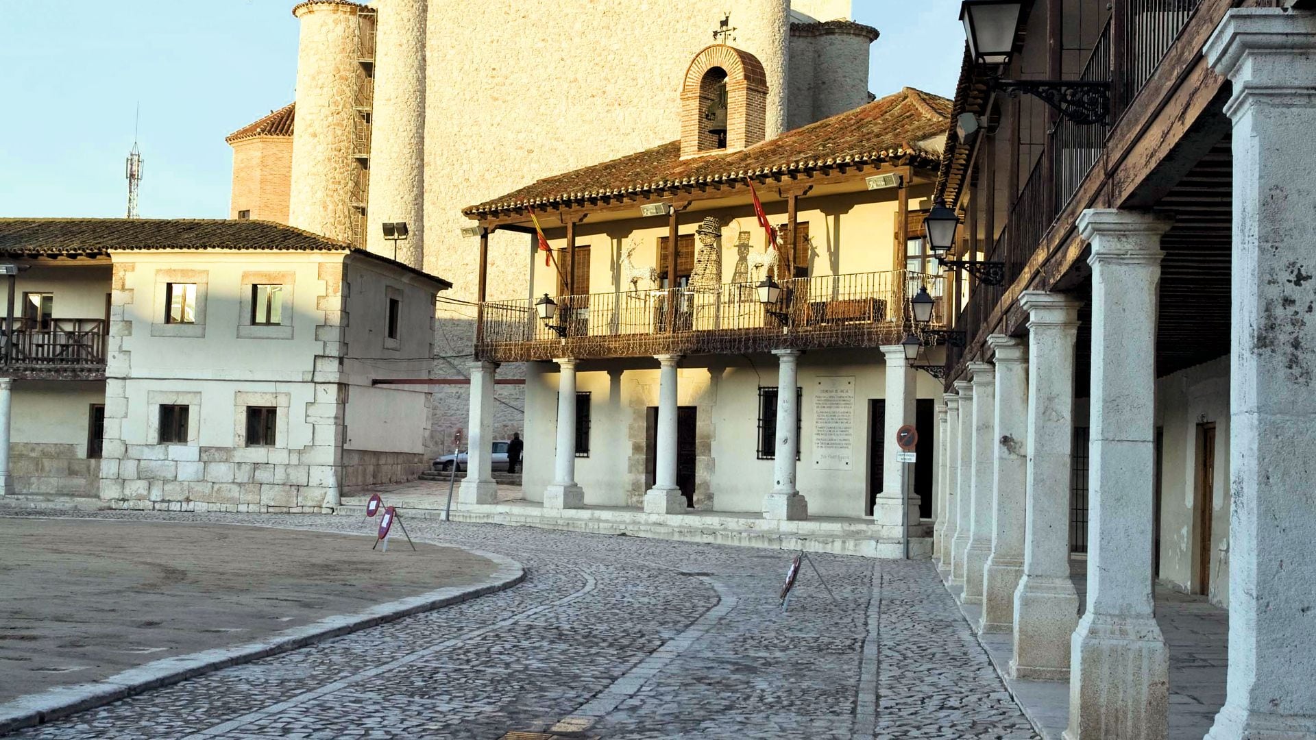 Pórticos de la Plaza Mayor de Colmenar de Oreja Madrid