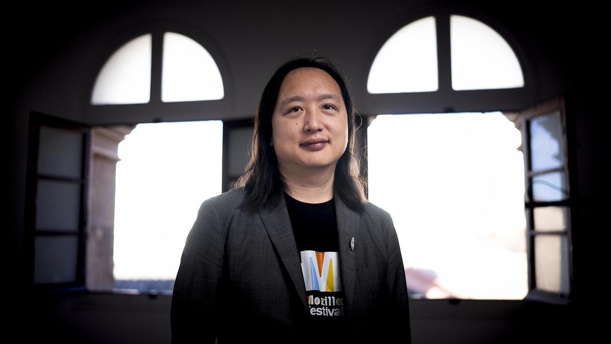 AUDREY TANG | «La IA pone al humano en un bucle, como un hámster en una rueda»