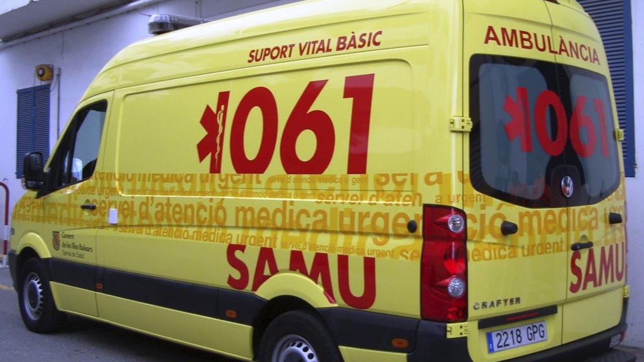 Muere una mujer y otra resulta herida grave en un choque frontal en la carretera de Santa Eulària, en Ibiza