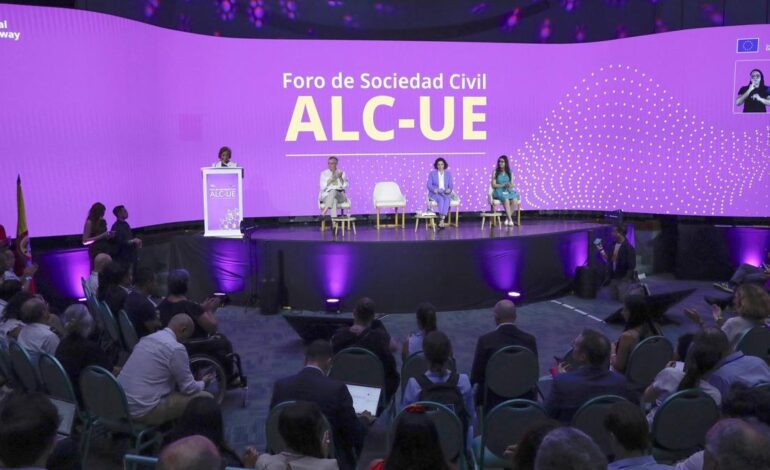 Arranca en Colombia una deslucida cumbre Celac-UE con la crisis por los ataques de EEUU contra supuestas narcolanchas como trasfondo