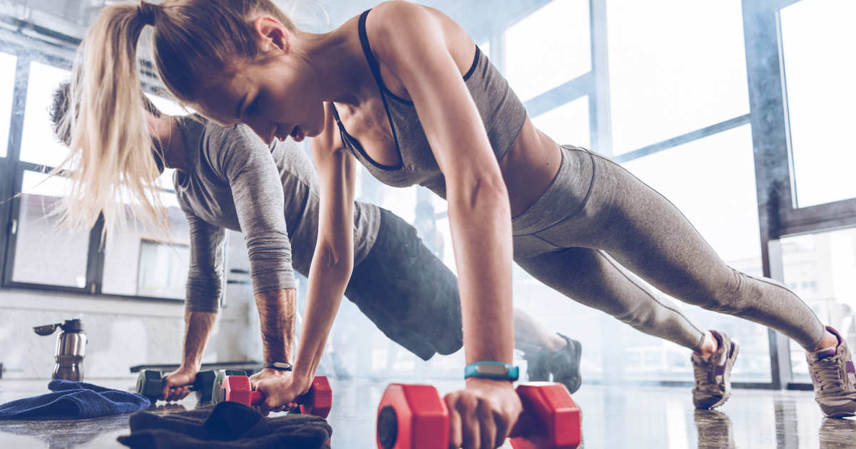 Con estos 5 ejercicios de fuerza quemarás calorías incluso después de entrenar