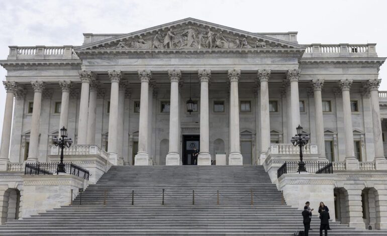 El Senado de EE UU aprueba un acuerdo para facilitar el fin del cierre del Gobierno