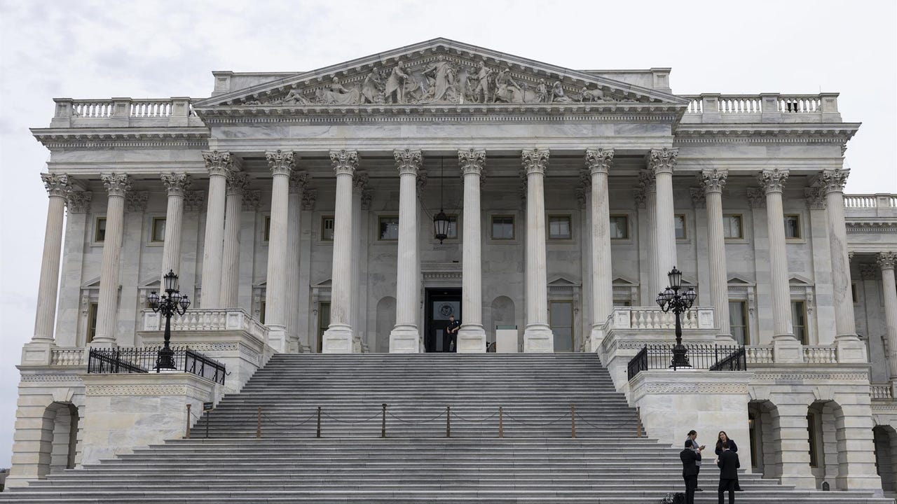 El Senado de EE UU aprueba un acuerdo para facilitar el fin del cierre del Gobierno