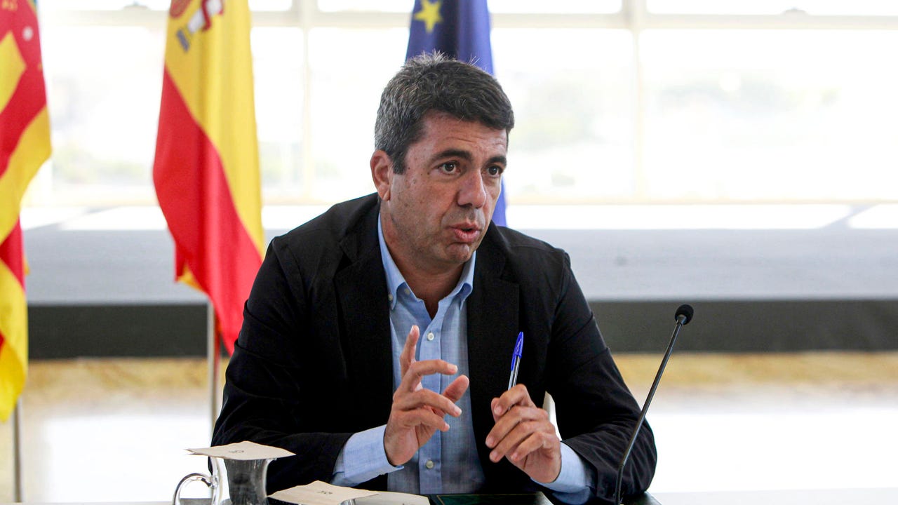 Mazón comparece en Les Corts, en directo