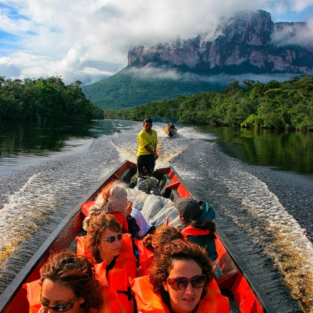 El río Carrao atraviesa el Parque Nacional Canaima, Venezuela