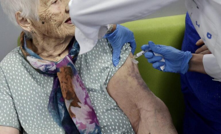 los bonos datos de vacunación nel ecuador de la campaña