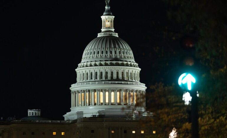 Trump firma la ley que pone fin al cierre de la Administración tras 43 días de cerrojazo: "Nunca cederemos a la extorsión"