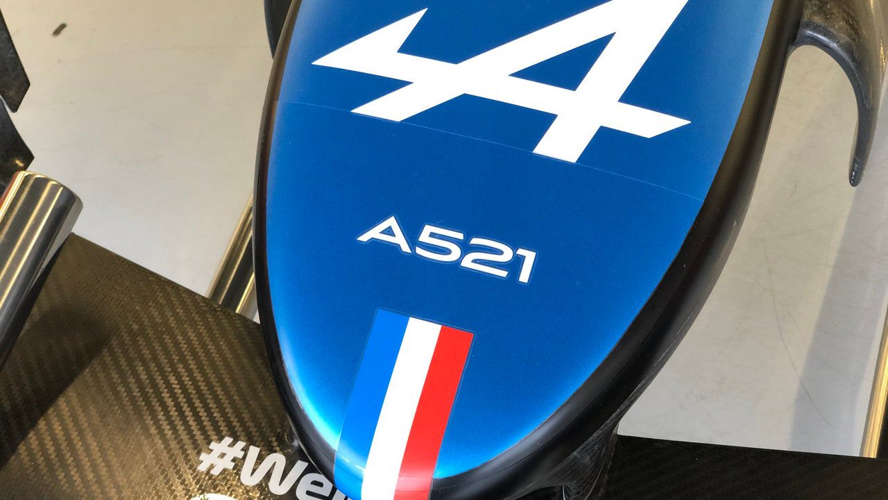 El extraño asalto de dos individuos a las instalaciones de Alpine: ¿Un caso de espionaje?