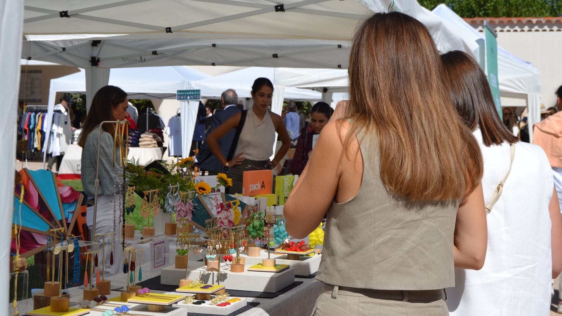 Mercado con encanto en el hipódromo de la Zarzuela