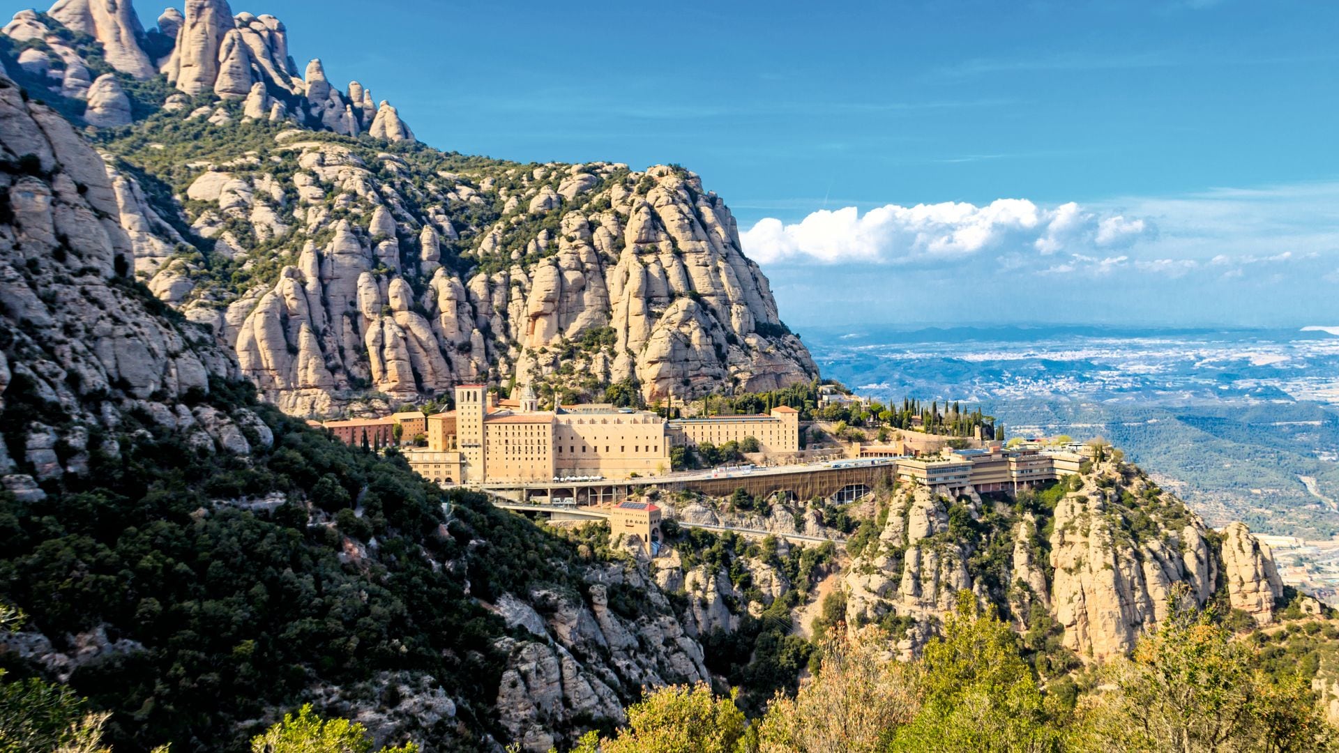 Santa María de Montserrat en las montañas