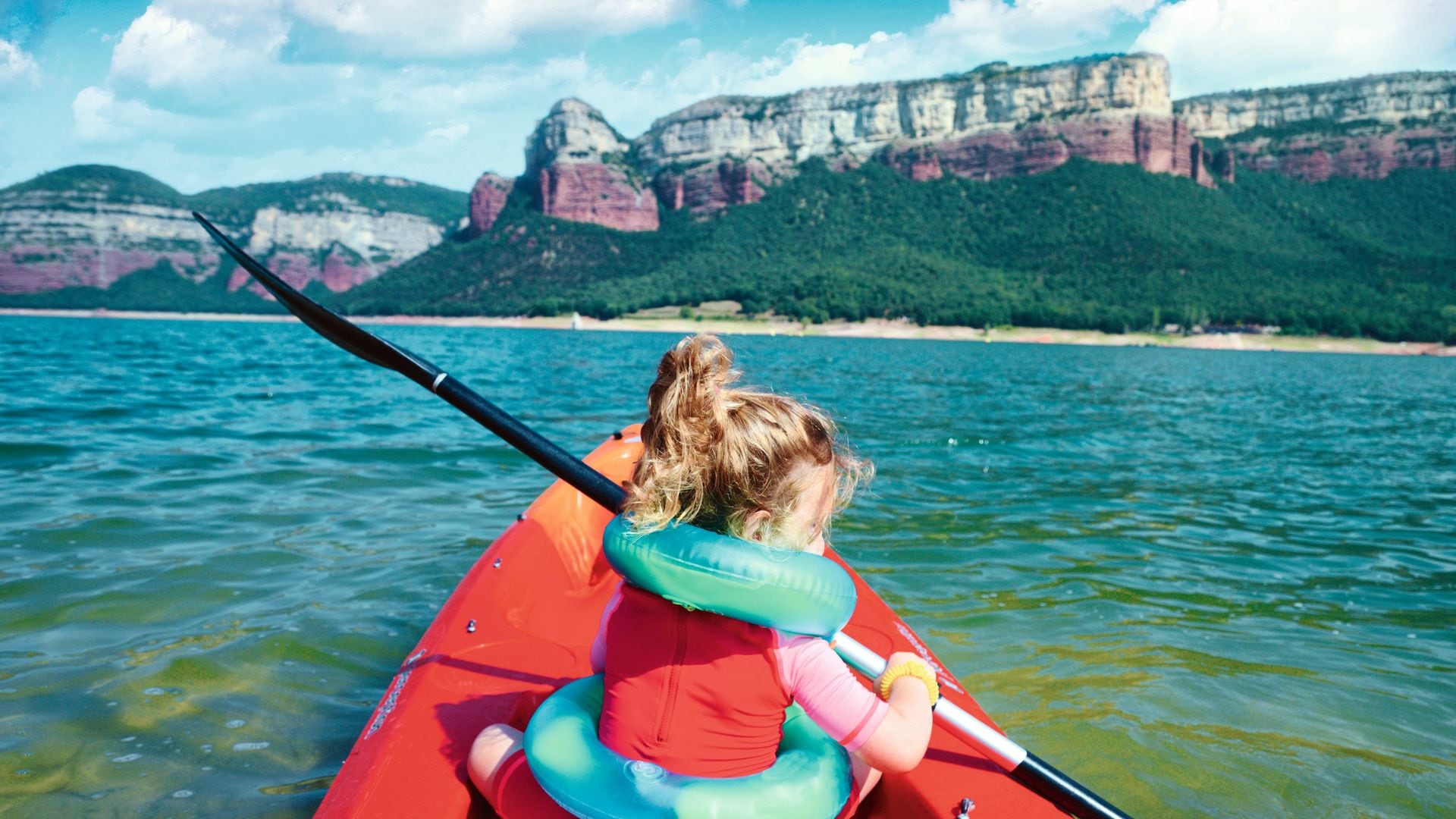 Chica SAU SWAMP en kayak