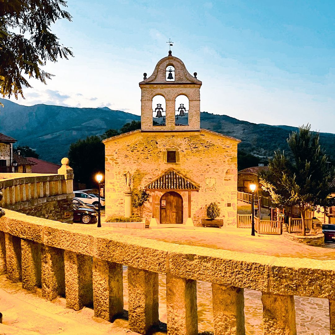 Iglesia de San Miguel Arcángel en La Hiruela Madrid