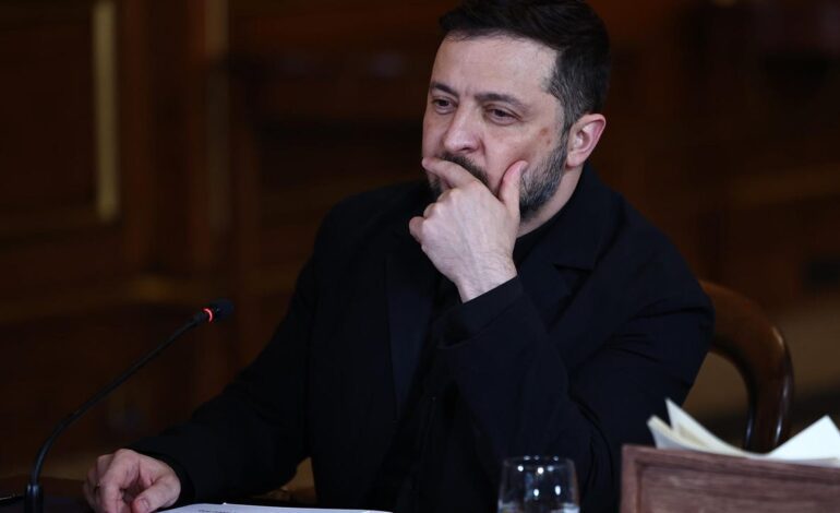 Zelenski visita Grecia para abordar una nueva ruta de suministro de gas