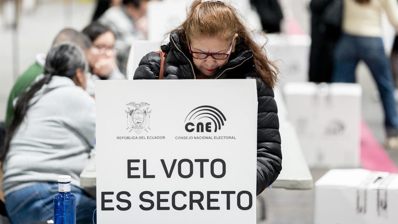 los votantes rechazan la instalación de bases militares extranjeras en un referendo