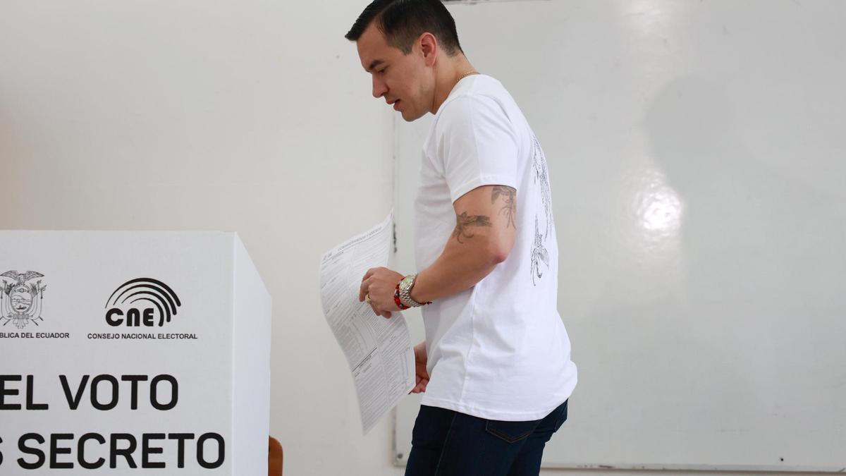 REFERÉNDUM ECUADOR | Noboa es derrotado en una consulta popular que proponía la instalación en Ecuador de una base militar de EEUU