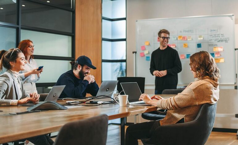 REGISTRO JORNADA LABORAL 2026 | Cuatro empresas explican a EL PERIÓDICO cómo se han adaptado al nuevo registro horario digital obligatorio