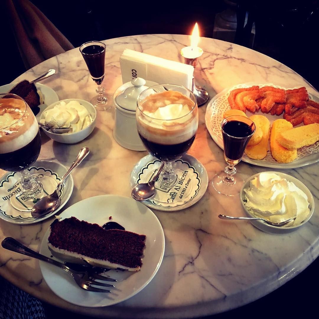 Bicerin, bebida típica de Turín, Italia