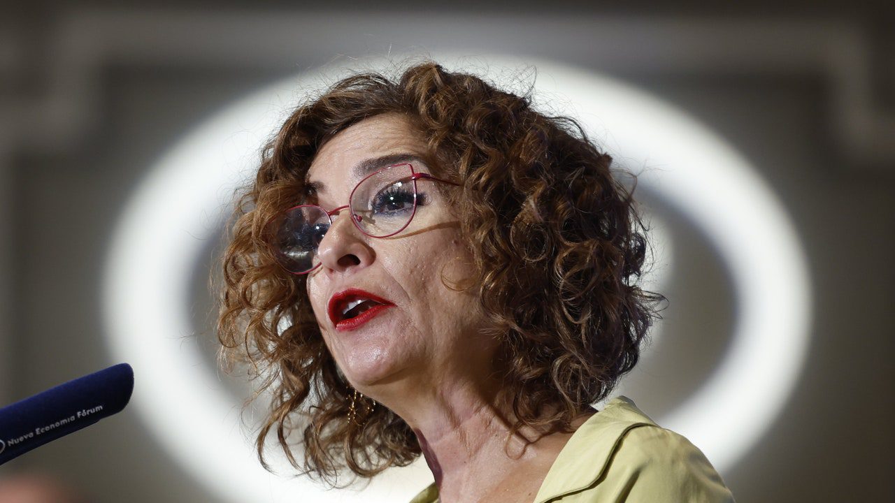 Montero defiende un modelo de financiación abierto a la singularidad, la bilateralidad, la cesión de impuestos y la autogestión fiscal