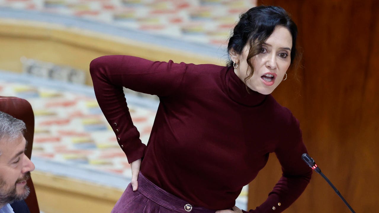 La rebeldía de Ayuso llega a los tribunales por el registro de objetores al aborto y provoca otro enfrentamiento con Moncloa